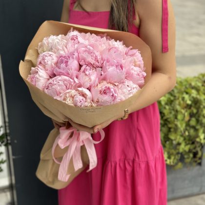 Pembe Mevsim Çiçeklerinden Buket